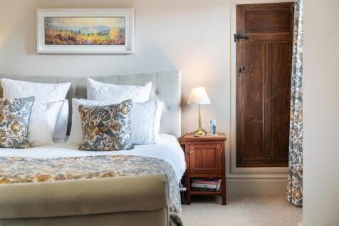 bedroom 4-7.jpg