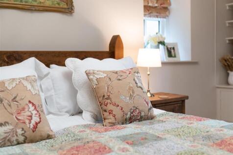 bedroom 1-6.jpg