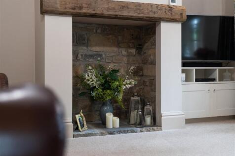 Living Room-7.jpg
