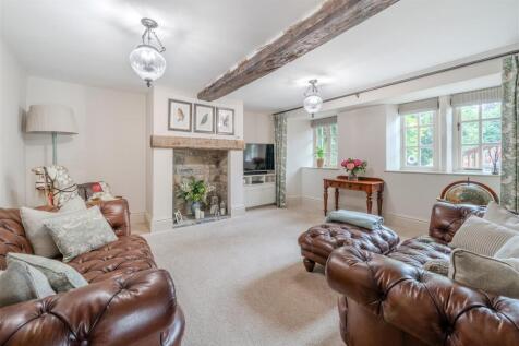 Living Room.jpg