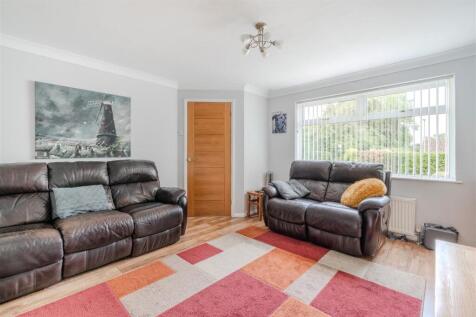 Living Room-2.jpg