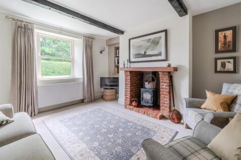 Living Room-5.jpg