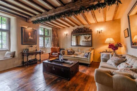 Living Room.jpg