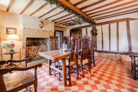 Dining Room-3.jpg