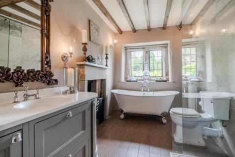 Bathroom-4.jpg