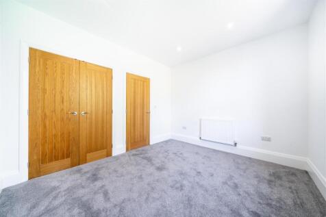 Bedroom 4-.jpg