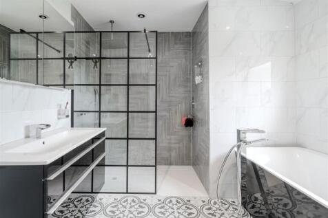 Bathroom-4.jpg