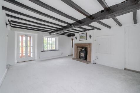 Living Room-2.jpg