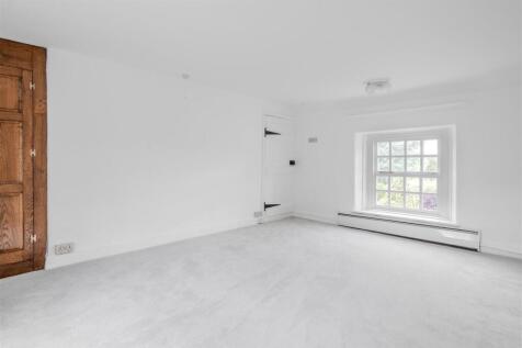 Bedroom1-3.jpg