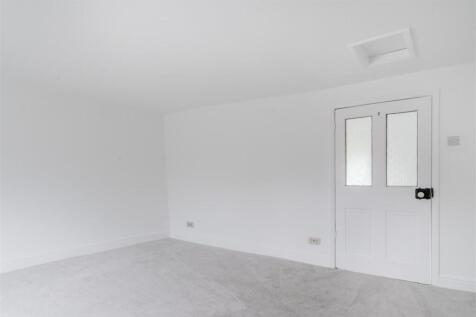 Bedroom2-2.jpg