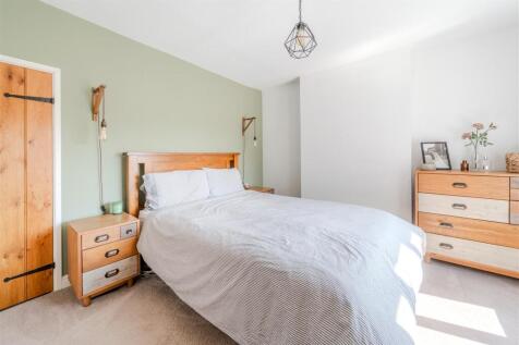Bedroom2-2.jpg