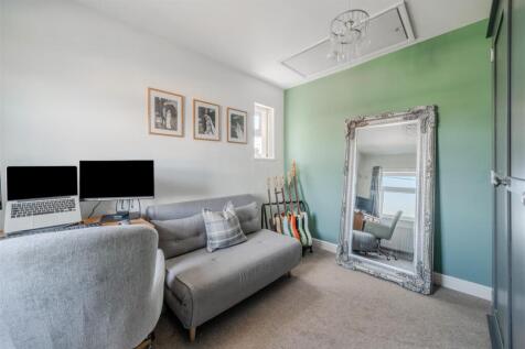 Bedroom1-3.jpg