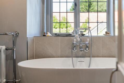 Bathroom-4.jpg