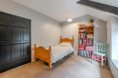 bedroom4-2.jpg