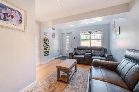 Living Room-3.jpg