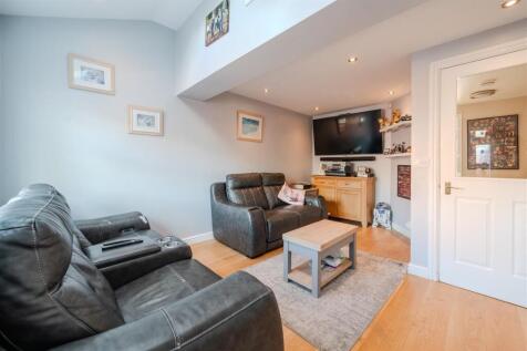 Living Room-2.jpg