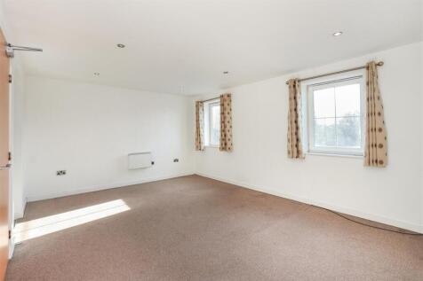 Living Room2.jpg