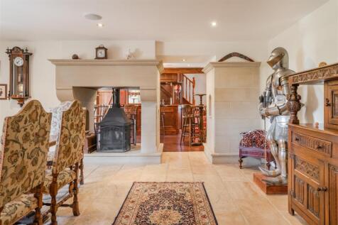 Dining Room-3.jpg