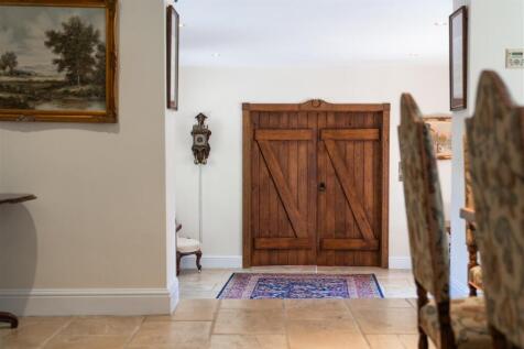 Dining Room-8.jpg