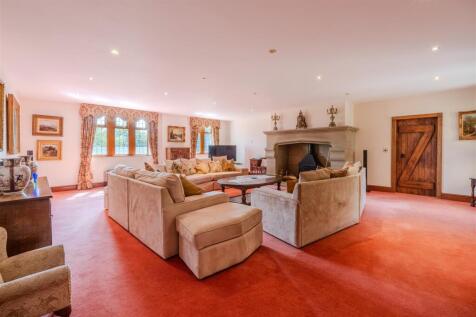 Living Room-2.jpg