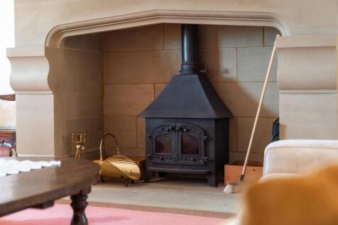 Living Room-7.jpg