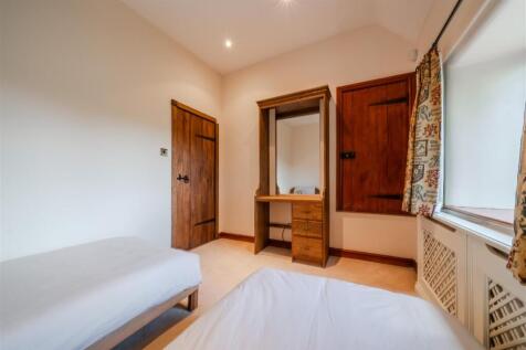 Bedroom2-3.jpg