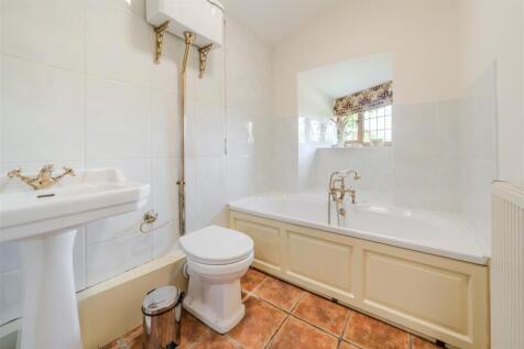 Bathroom2.jpg