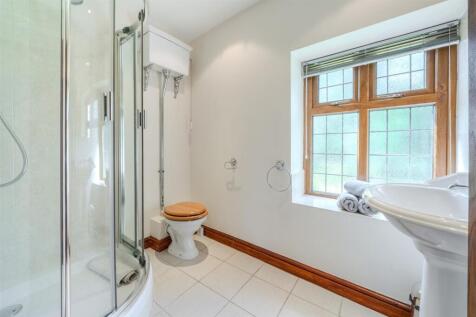 Bathroom.jpg