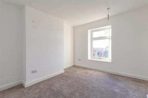 Bedroom 1-1.jpg