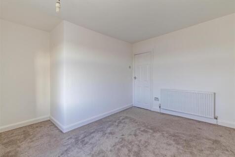 Bedroom 1-2.jpg