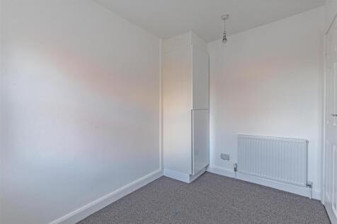 Bedroom 2-2.jpg