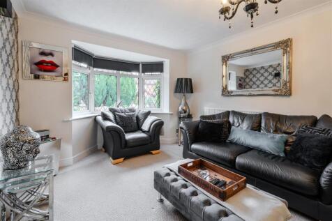 Living Room-2.jpg