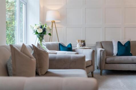 Living Room-6.jpg