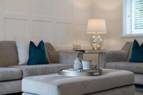 Living Room-8.jpg