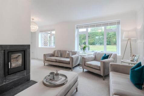 Living Room-4.jpg