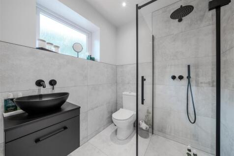 Shower Room.jpg