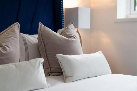 Bedroom1-5.jpg