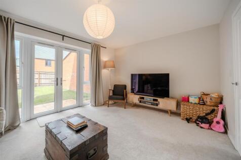 Living Room-2.jpg