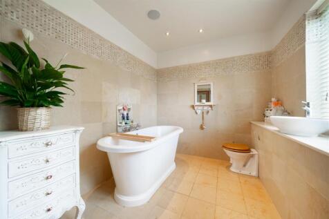 Bathroom2-5.jpg