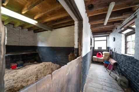 Stables-3.jpg