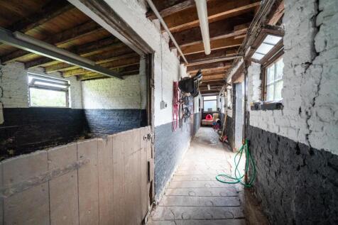Stables-4.jpg