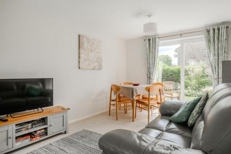 Living Room.jpg