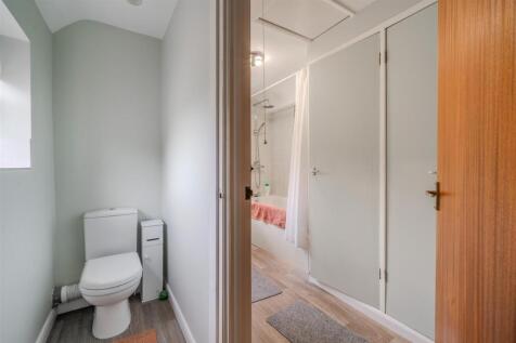 Bathroom.jpg