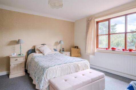 Bedroom1-2.jpg