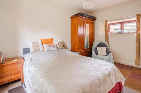 Bedroom2-2.jpg