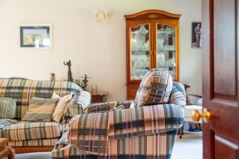 Living Room-5.jpg