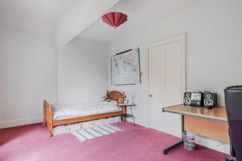 Bedroom4.jpg