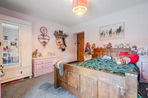 Bedroom1-2.jpg
