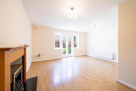 Living area-3.jpg