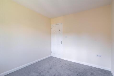 Bedroom 1-2.jpg